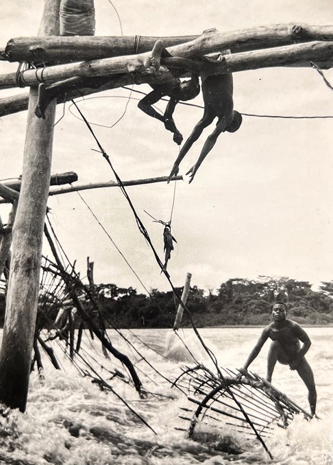  Fiskarna i Lualaba, dåvarande Belgiska Kongo 1948