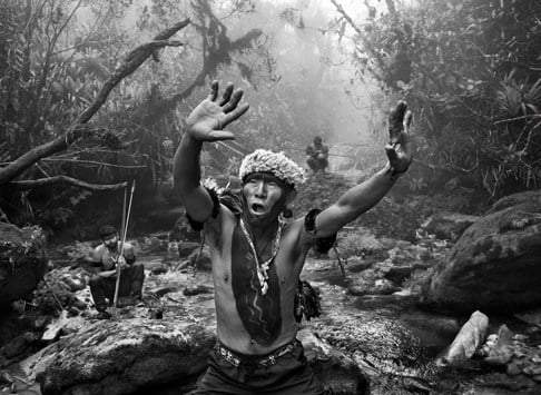  Shaman Ângelo Barcelos, from the community of Maturacá, interacts with Xapiri spirits in visions during an ascent to Pico da Neblina.Yanomami Indigenous territory, state of Amazonas, 2014